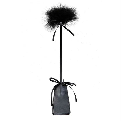 Látigo Pluma Negro