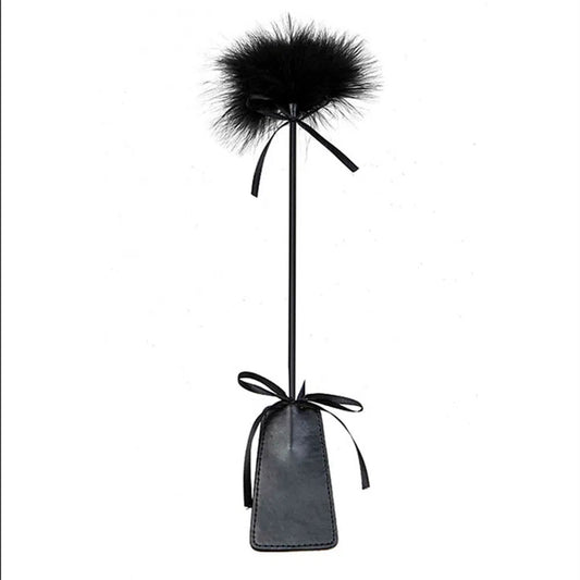 Látigo Pluma Negro